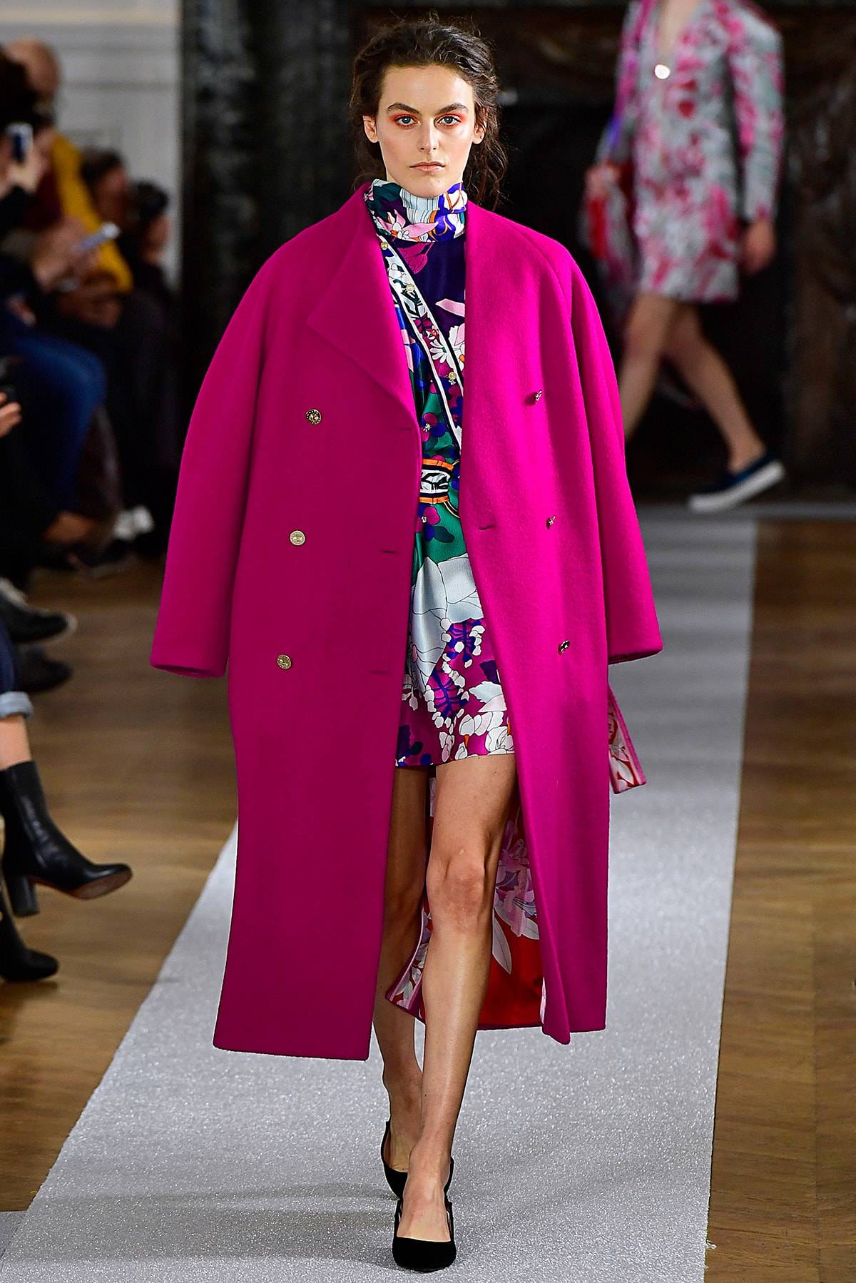 Auf dem Laufsteg gesichtet: Orchid Flower, die Farbe des Jahres 2022